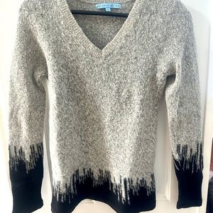 Beautiful Antonio Milani Lightweight Gray Sweater with Black trim/Size Lg.